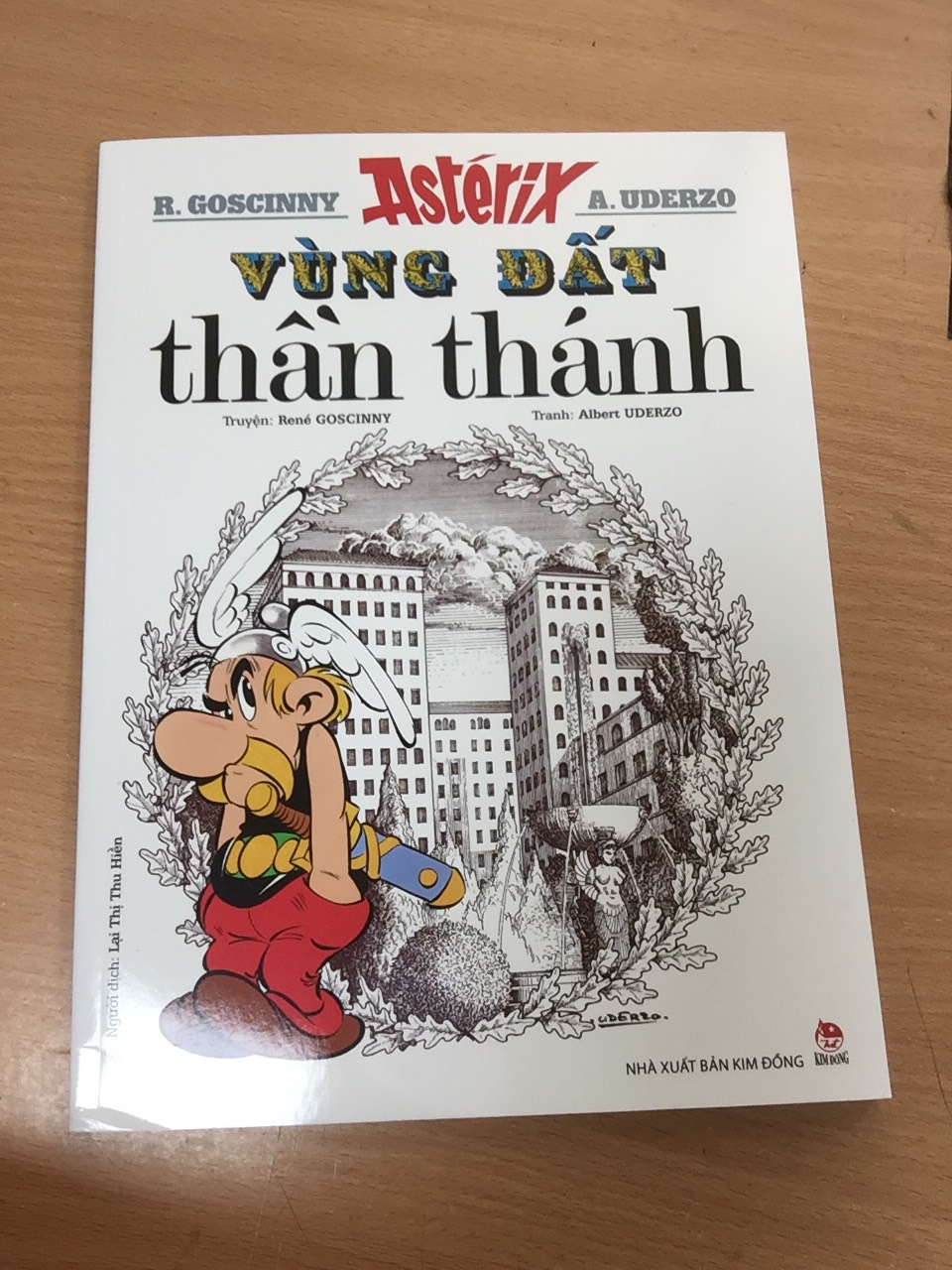 ASTÉRIX - VÙNG ĐẤT THẦN THÁNH