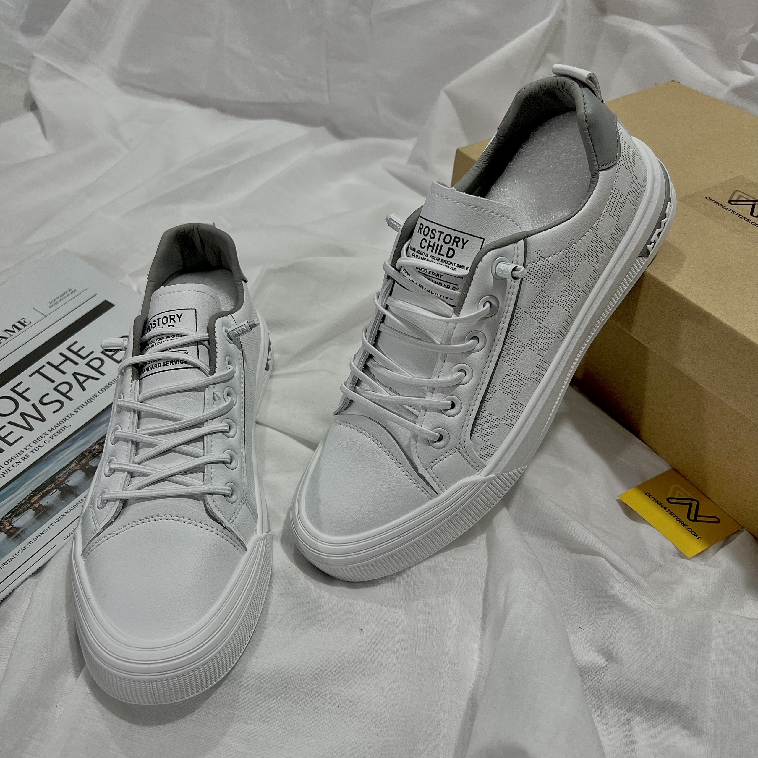 Giày Thể Thao Nam 3 Sọc Caro Màu Trắng Xám Đẹp Duy Nhật Store Da Mờ Sang Uzzang Đẹp Êm Sneaker Bata Trend Dây Thun Xỏ