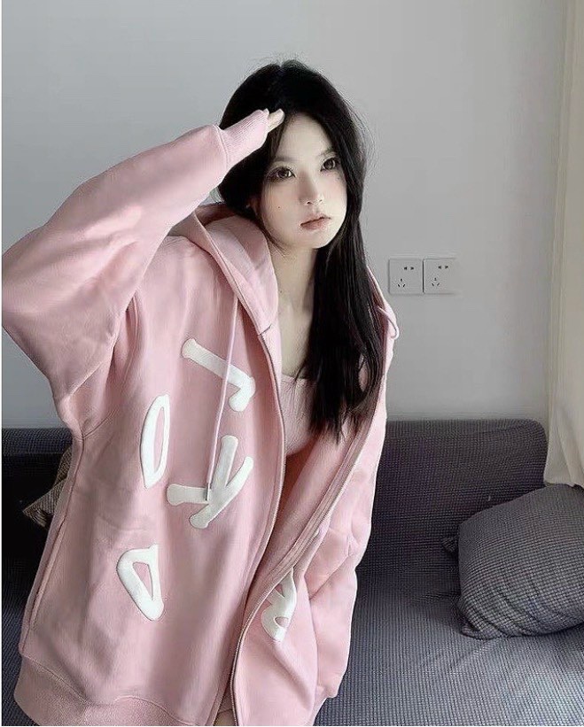 Áo khoác nỉ nữ in chữ Nổi có 3 màu cực đẹp form rộng chất nỉ dày dặn thoáng mát