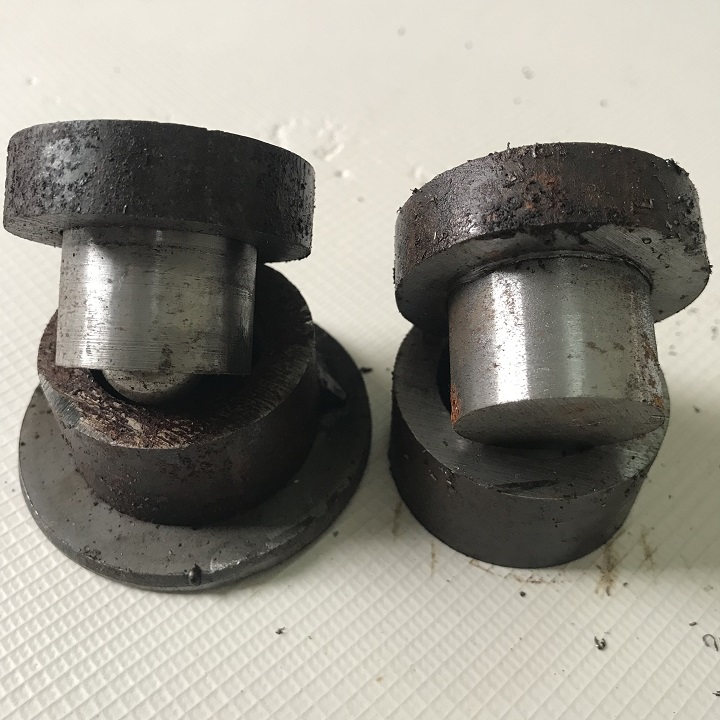 Bản lề cối cửa cổng chịu lực xoay 360 độ  Chất liệu sắt Ø38 Dùng cho cửa 1 cánh