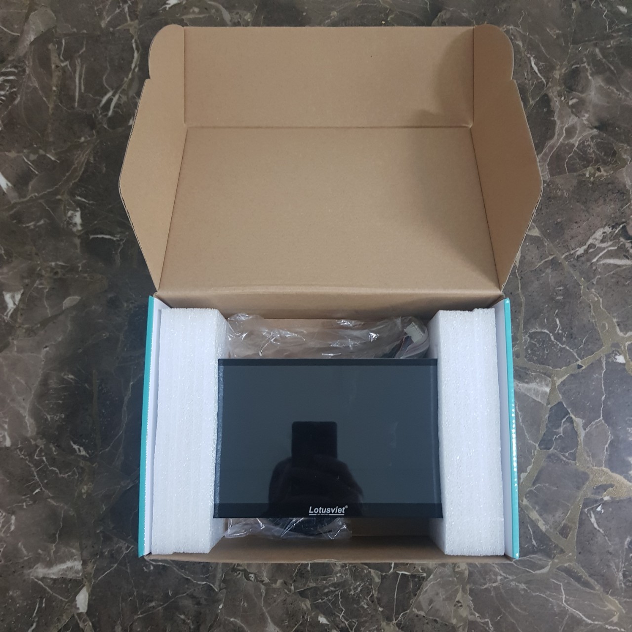 Màn hình DVD Android cao cấp 9-10 inch Wifi, 4G dùng cho tất cả các loại xe ô tô Ram 2, Rom 32G LV–AD900