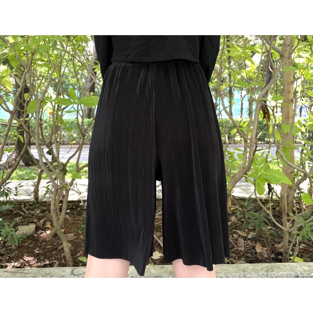 Quần Lửng Nữ, Cách Điệu Dập Ly, Nhún Eo Có Thun, Màu Đen - Lovadova 22T03C003
