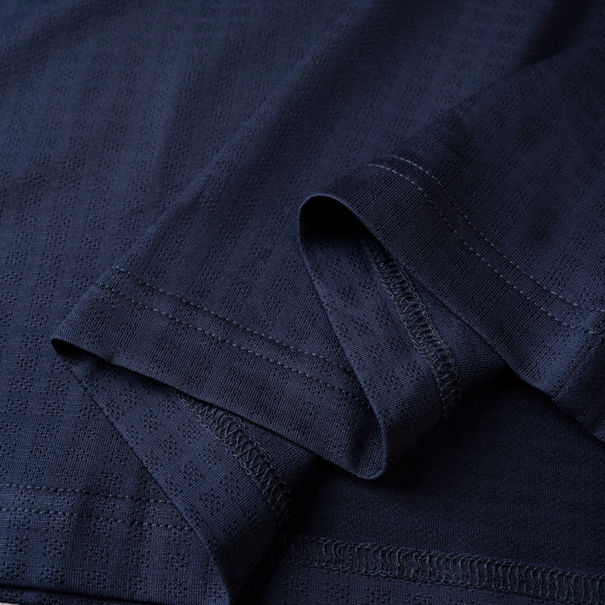 Áo phông cộc tay ô chấm màu navy ALGAPC074