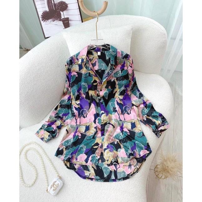 Áo Sơ Mi Nữ Lụa Satin Hoạ Tiết Cô Gái Phối Màu Form Dài