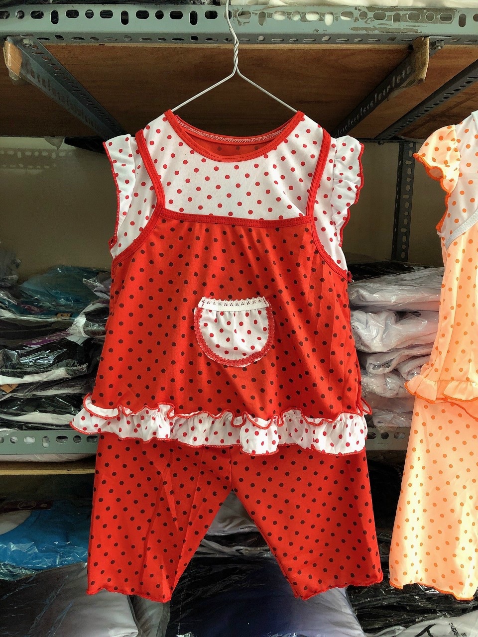 Bộ lửng bé gái giả yếm có túi