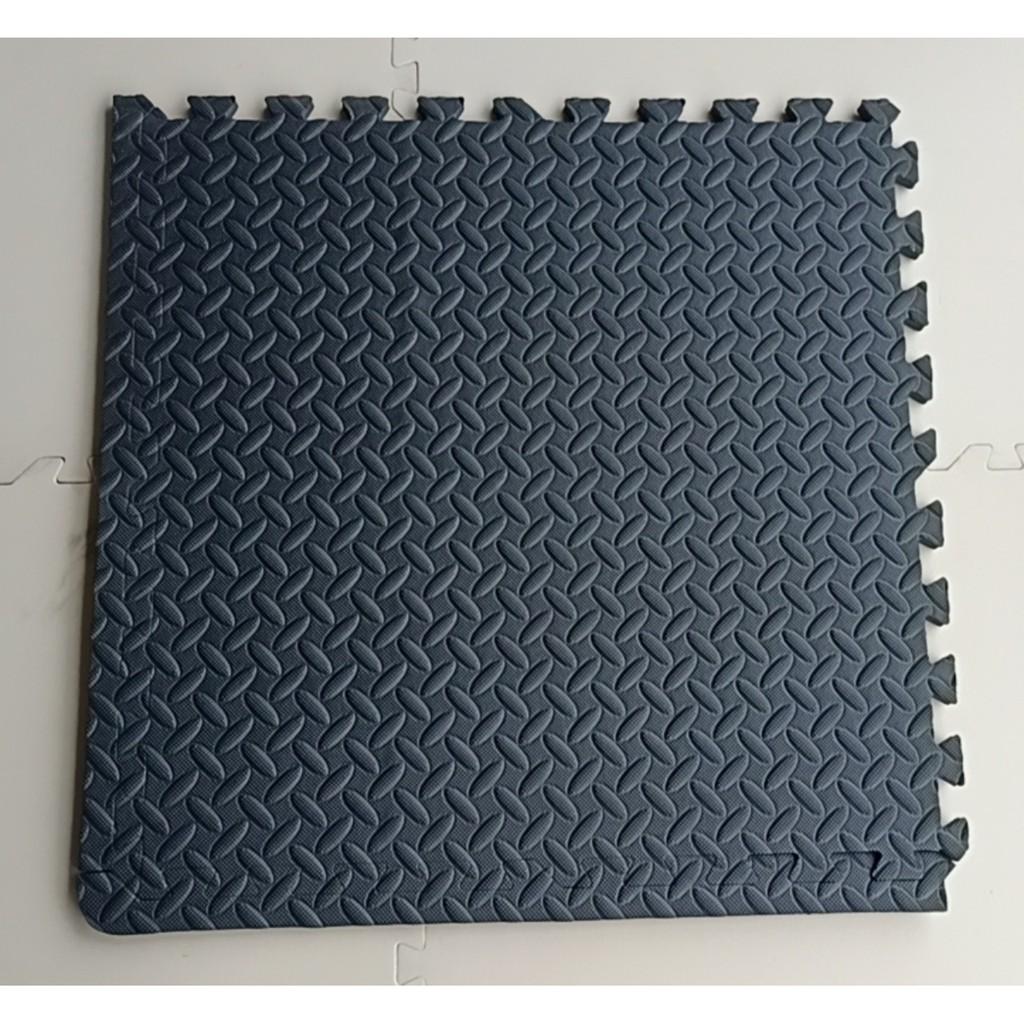 Thảm xốp vân khế đen KT60X60X1CM hàng có viền khóa chung quanh đẹp giá 13000₫