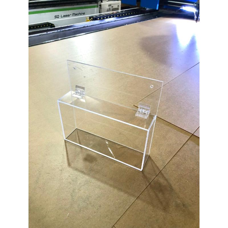Hộp mica treo tường kích thước 22x5x12cm ( Dài x Rộng x Cao ), thiết kế theo yêu cầu