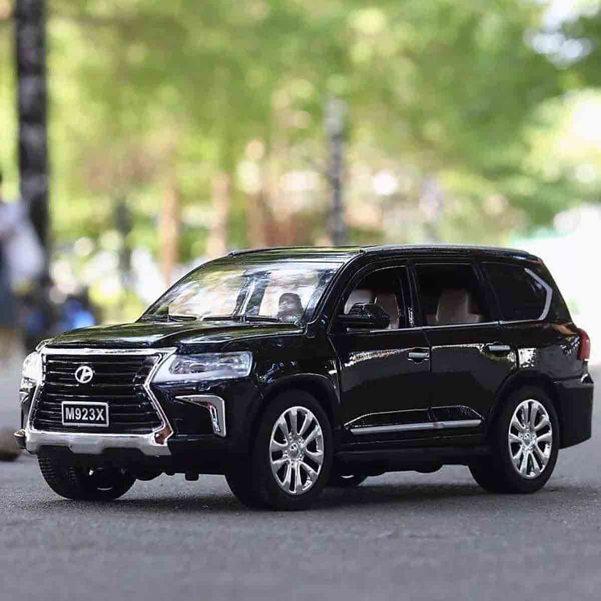 Mô hình xe XLG LX570 1:24 M932X-6