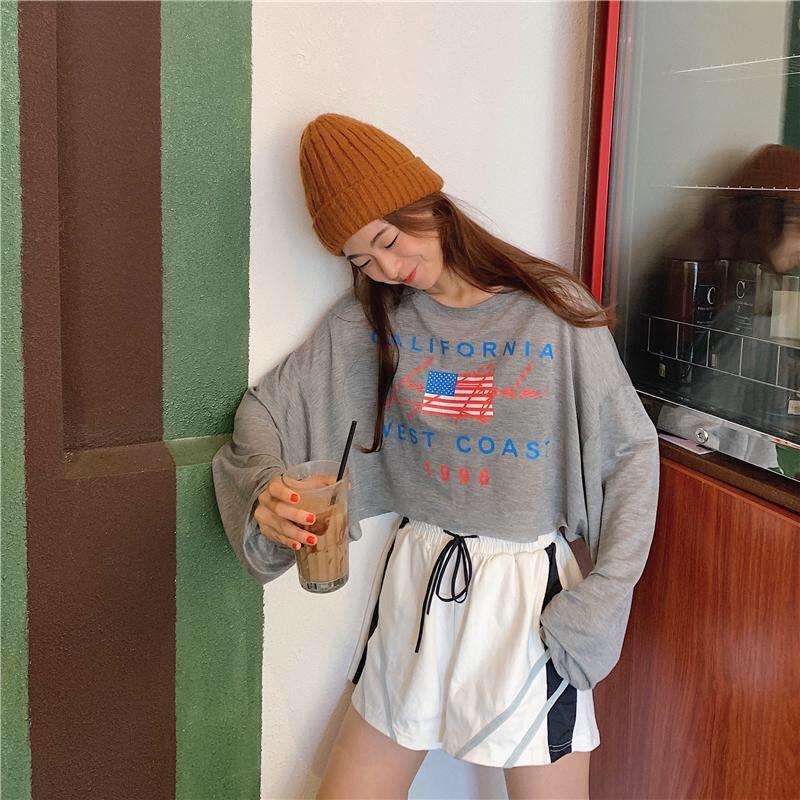 Áo thun tay dài croptop nữ phông rộng lá cờ - 2N Unisex