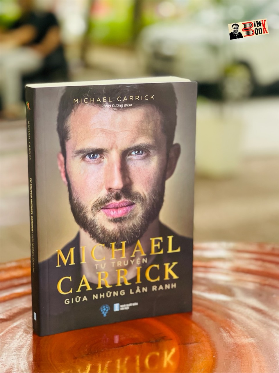 TỰ TRUYỆN MICHAEL CARRICK – Giữa Những Lằn Ranh – Michael Carrick – Việt Cường dịch – THBooks – NXB Hà Nội (Bìa mềm)