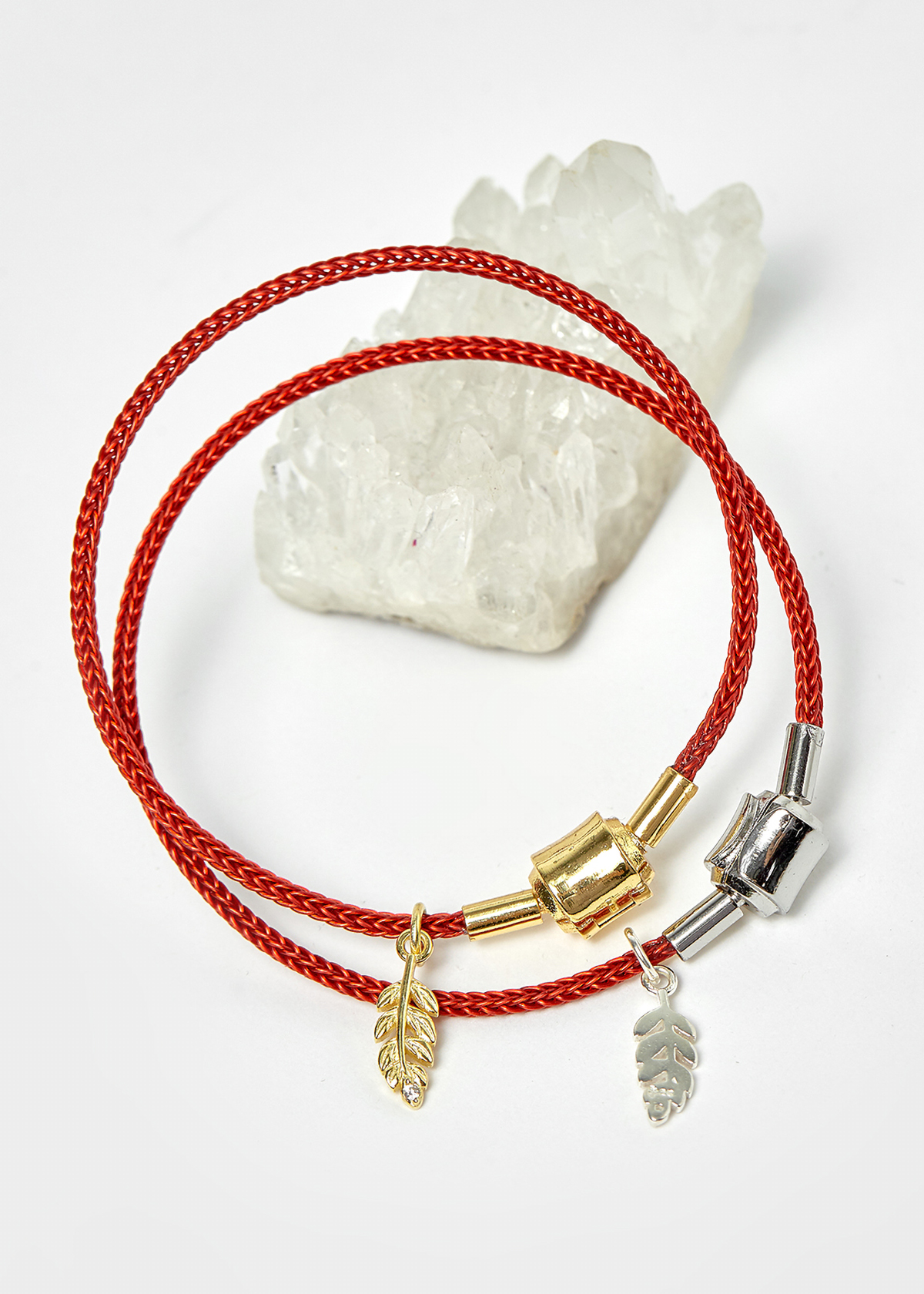 Combo 2 vòng dây đỏ charm chiếc lá - Ngọc Quý Gemstones