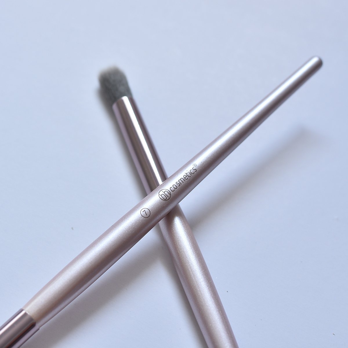 Cọ Trộn Màu Mắt Nhỏ Bh Cosmetics Lavish Số 7