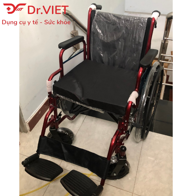 Xe lăn Lucass X-37BJ Xe lăn thép sơn tĩnh điện, thắng tay, gác chân tháo rời cho người già, người đi lại khó khăn