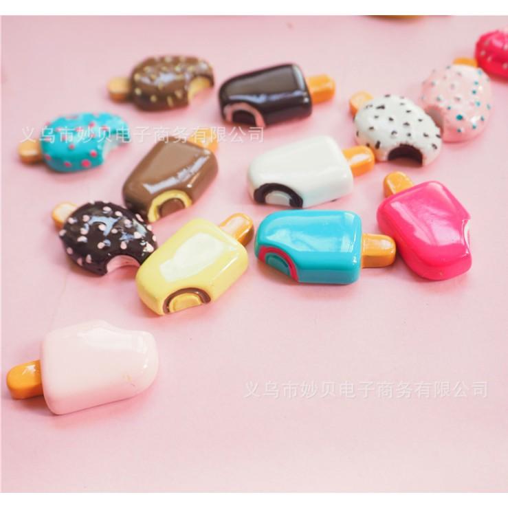 Chuyên Charm * Charm mô hình kem que cắn dở dễ thương cho các bạn trang trí vỏ điện thoại, làm Jibbitz, DIY