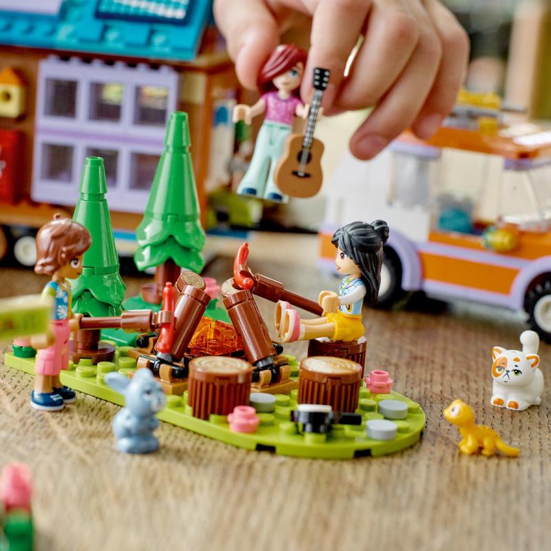 Đồ Chơi Lắp Ráp LEGO Friends Nhà Nhỏ Di Động 41735 (785 chi tiết)