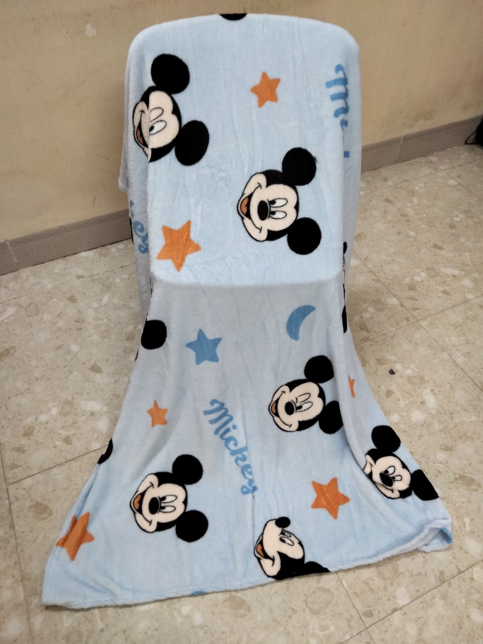 Chăn văn phòng mẫu gấu dâu, chuột mickey siêu cute GM88-Menle-Gau