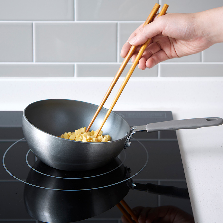 Chảo Wok Lock&Lock Handycook LHD1165 Có Tay Cầm 15.5cm - Màu Xám