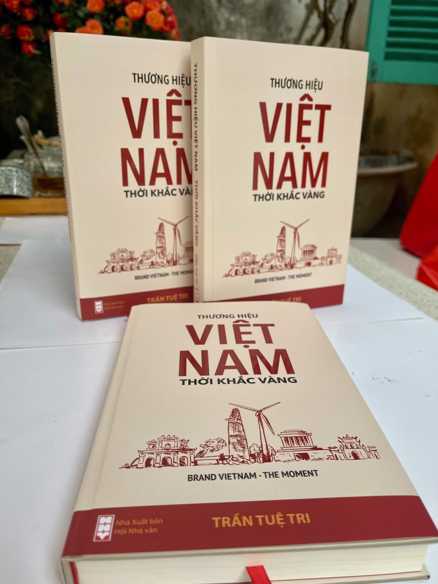 Hình ảnh Thương hiệu Việt Nam - Thời khắc vàng (BRAND VIETNAM THE MOMENT)