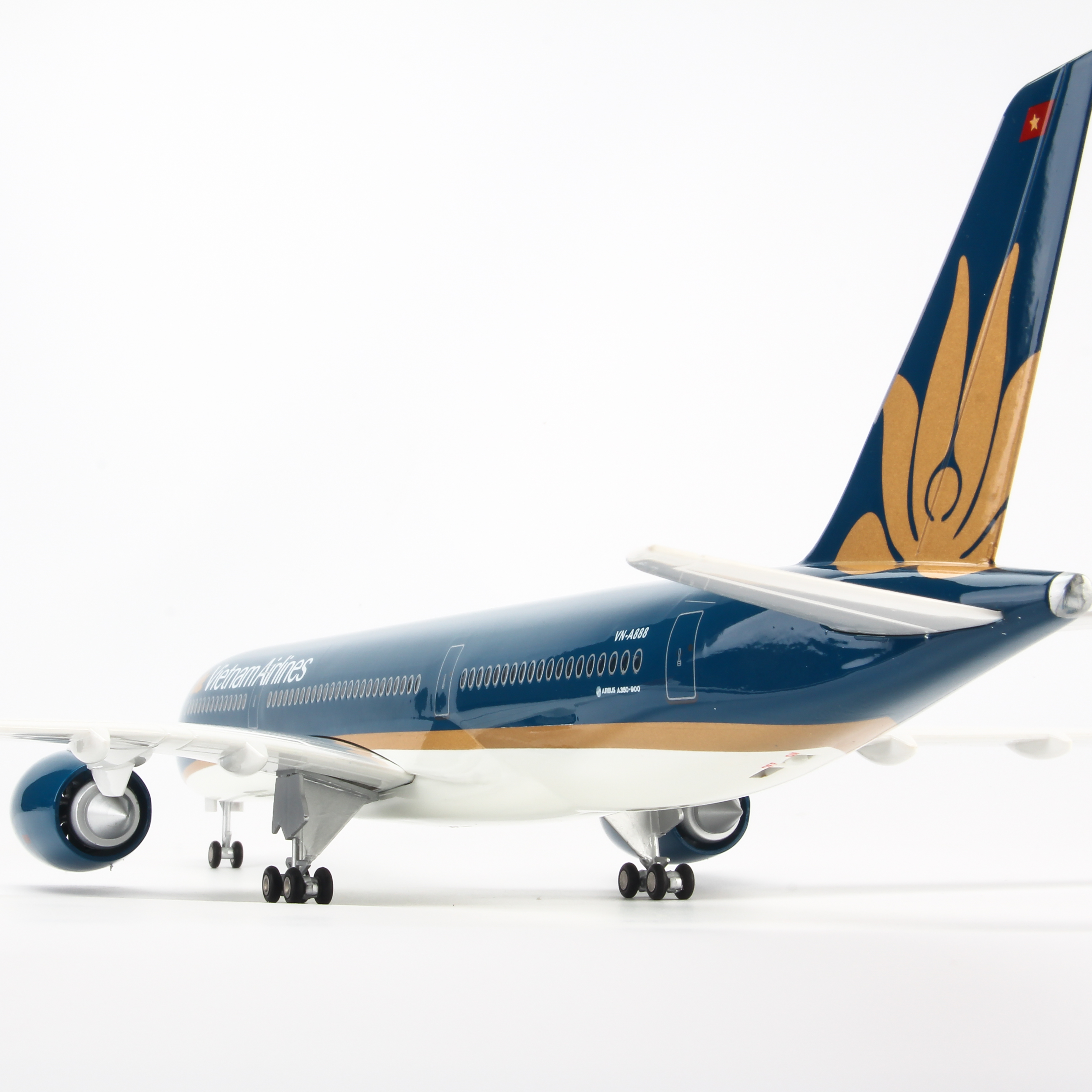 Mô hình máy bay Vietnam Airlines A350 lắp ráp có đèn 47cm MBMH46