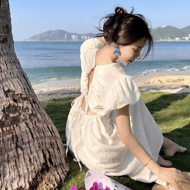 ĐẦM MIDI TRẮNG CUTOUT LƯNG RÚT DÂY