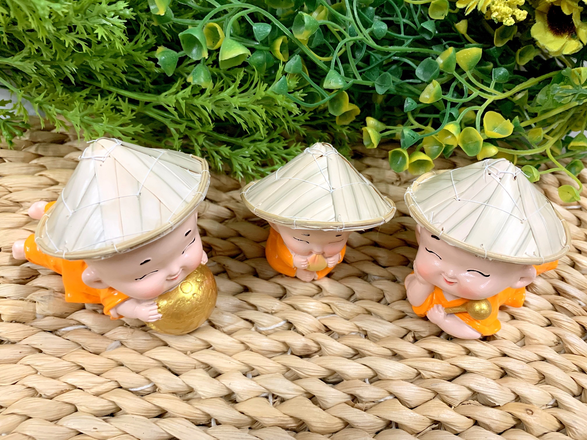 Tượng Tiên Đồng đội nón lá Việt Nam
