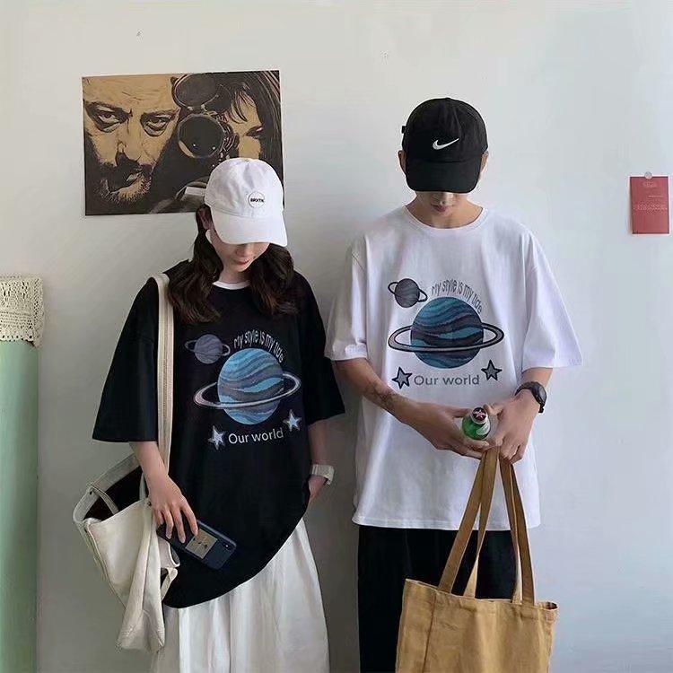 Áo Thun Ngắn Tay Dáng Rộng In Hình Hành Tinh 2 Màu