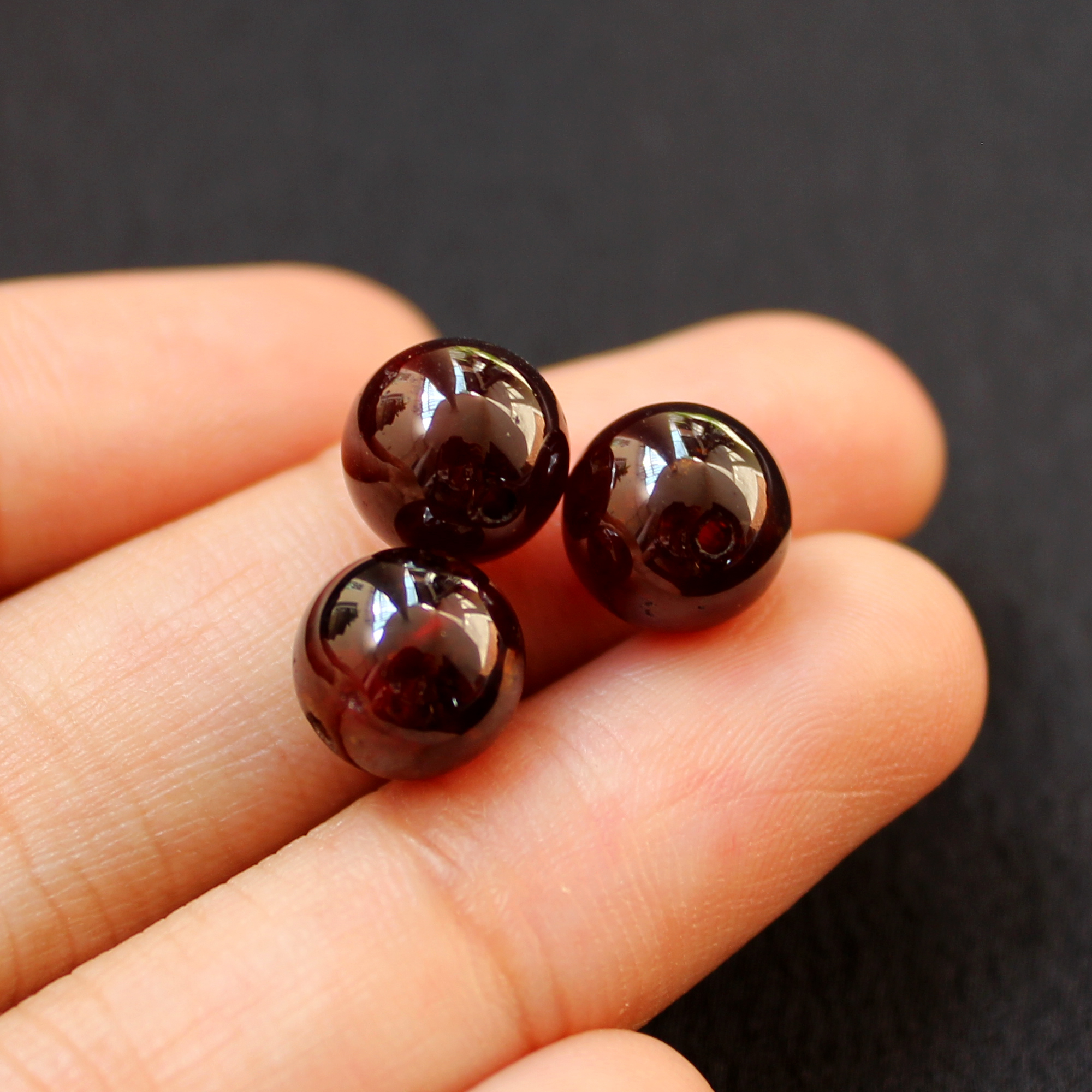 Hạt Đá Ngọc Hồng Lựu (Garnet) Tự Nhiên Dạng Tròn 8mm Loại AA, Đá Phong Thuỷ, Làm Trang Sức, Mặt Dây Chuyền, Chuỗi Hạt (1 Hạt)