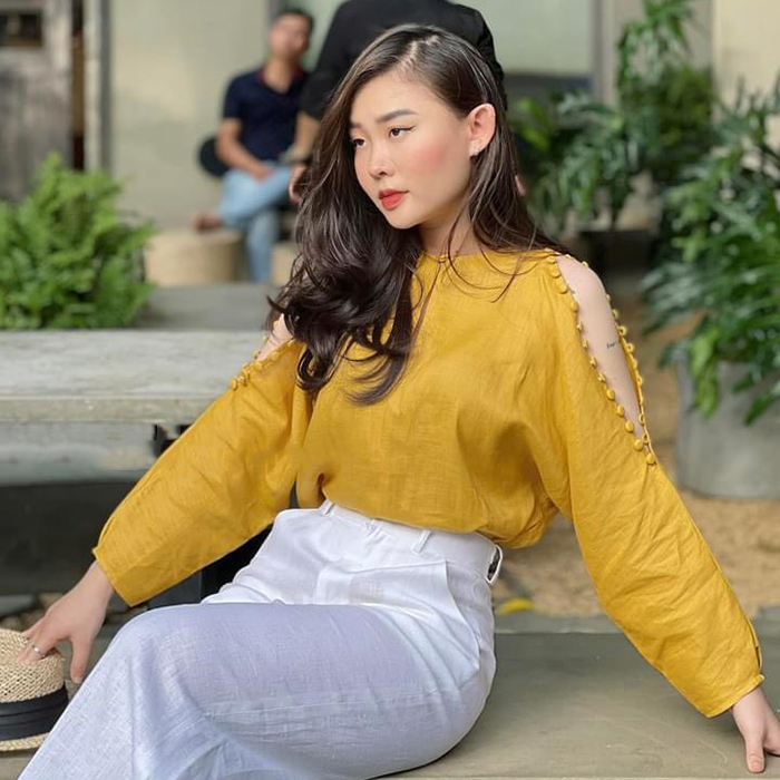 Hình ảnh Áo Kiểu nữ Linen thô Hàn cổ neo dài tay hở vai trẻ trung ArcticHunter, thời trang thương hiệu chính hãng