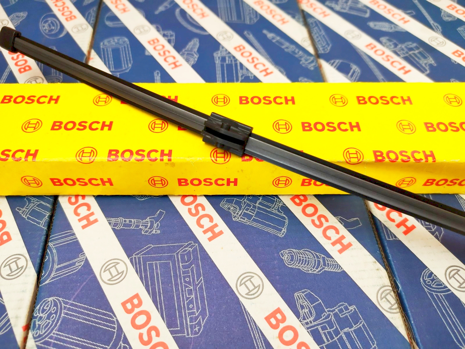 Thanh Gạt Nước Sau Audi Q3 Posrche Cayenne Audi Q5 VW Touareg