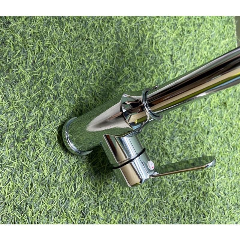 Vòi rửa bát 304 bóng bi xoay nóng lạnh