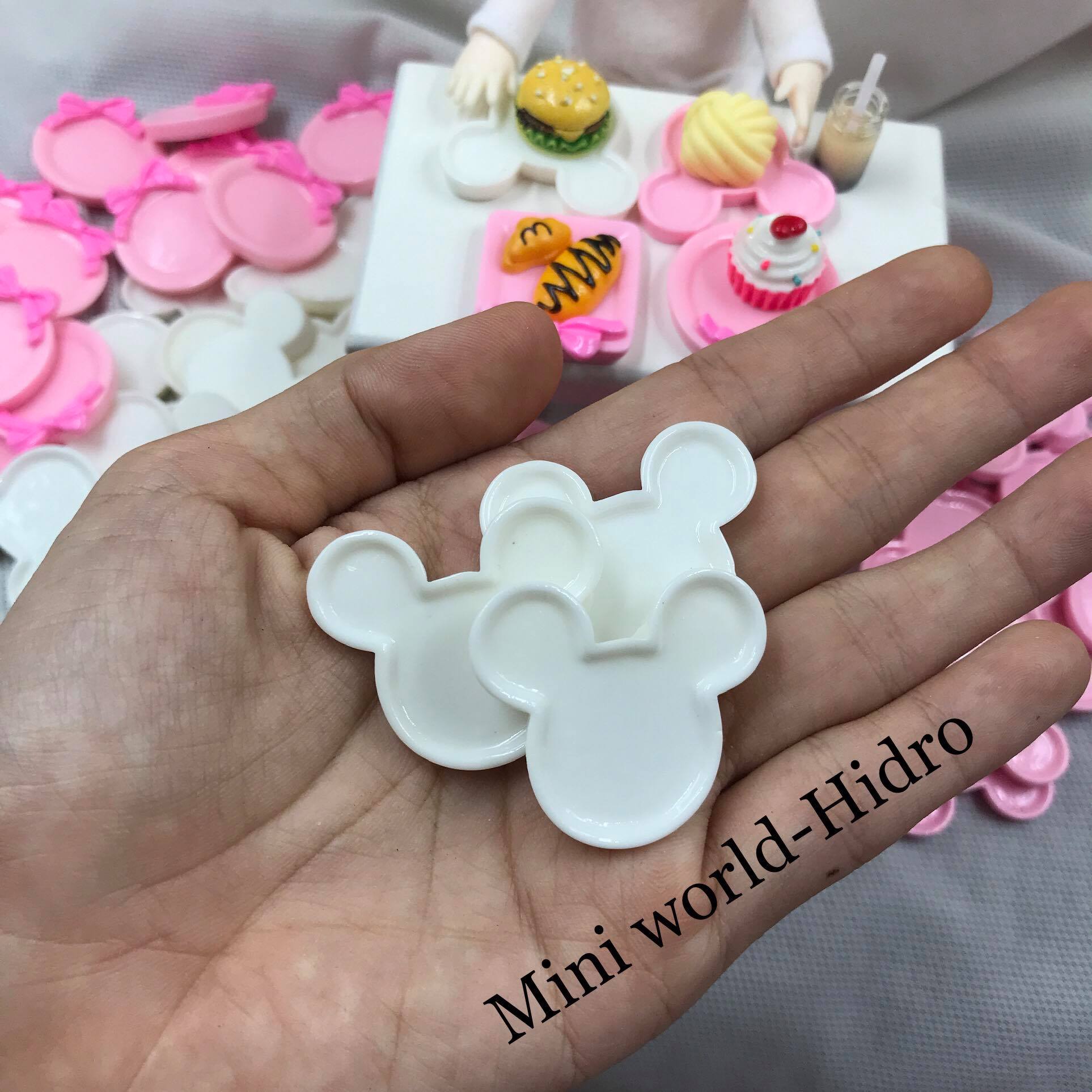 Set 4pcs mô hình dĩa mini dùng trang trí nhà búp bê. Đĩa đựng đồ ăn mini cho búp bê tỉ lệ 1/8, 1/12