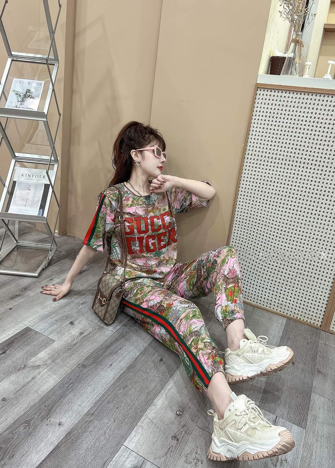 Đồ bộ thun cotton form rộng họa tiết hoa lá phối chữ