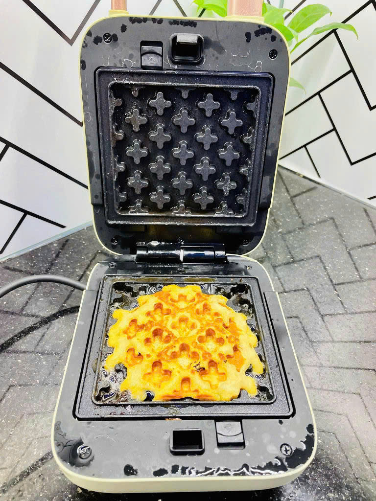 [Hàng chính hãng] Máy nướng bánh Bear DBC- C06M1 - Công suất 600W nướng bánh sanwich, waffle, hotdog, bánh quế mini