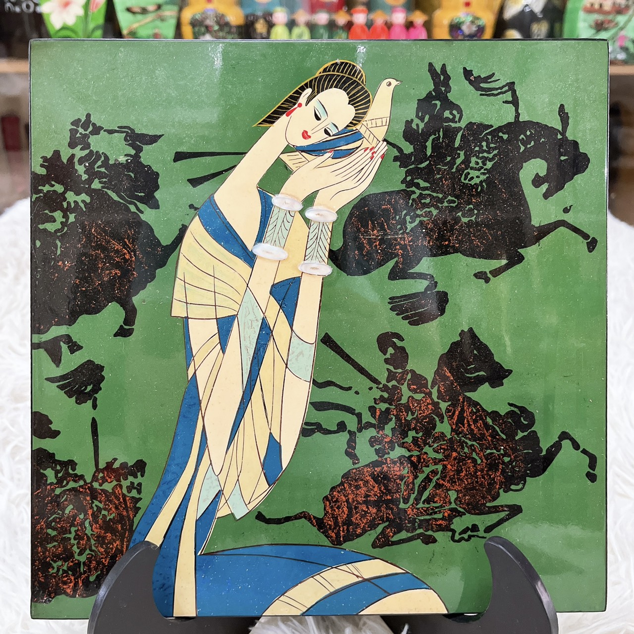 Tranh Cách Điệu Cô Gái Sơn Mài Cao Cấp Thanh Bình Lê