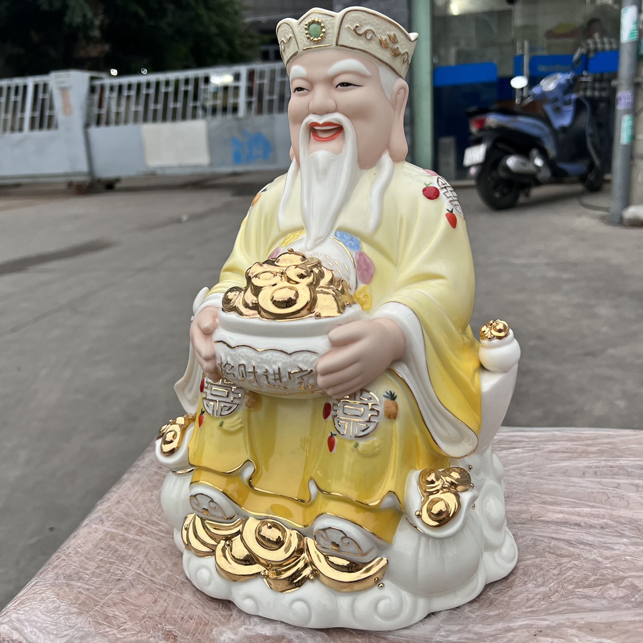 Tượng Thần Tài Thổ Địa sứ đức hóa cao cấp nhập khẩu Đài Loan cao 29cm – Vàng