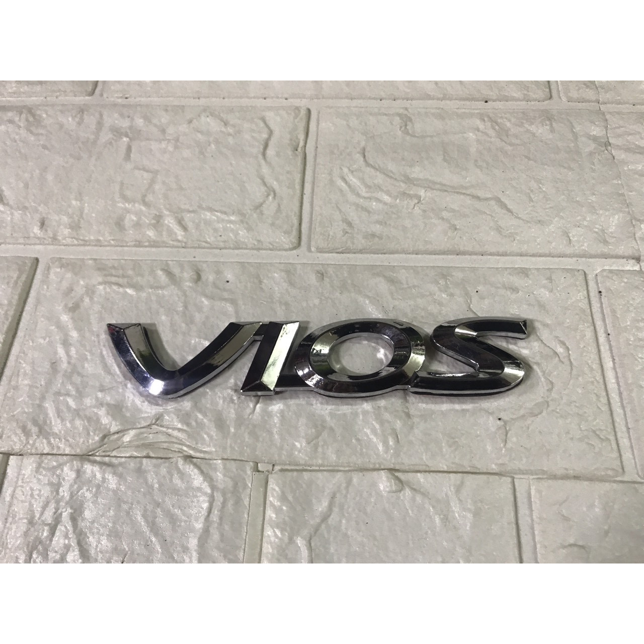 Logo chữ vios cho xe Toyota Vios