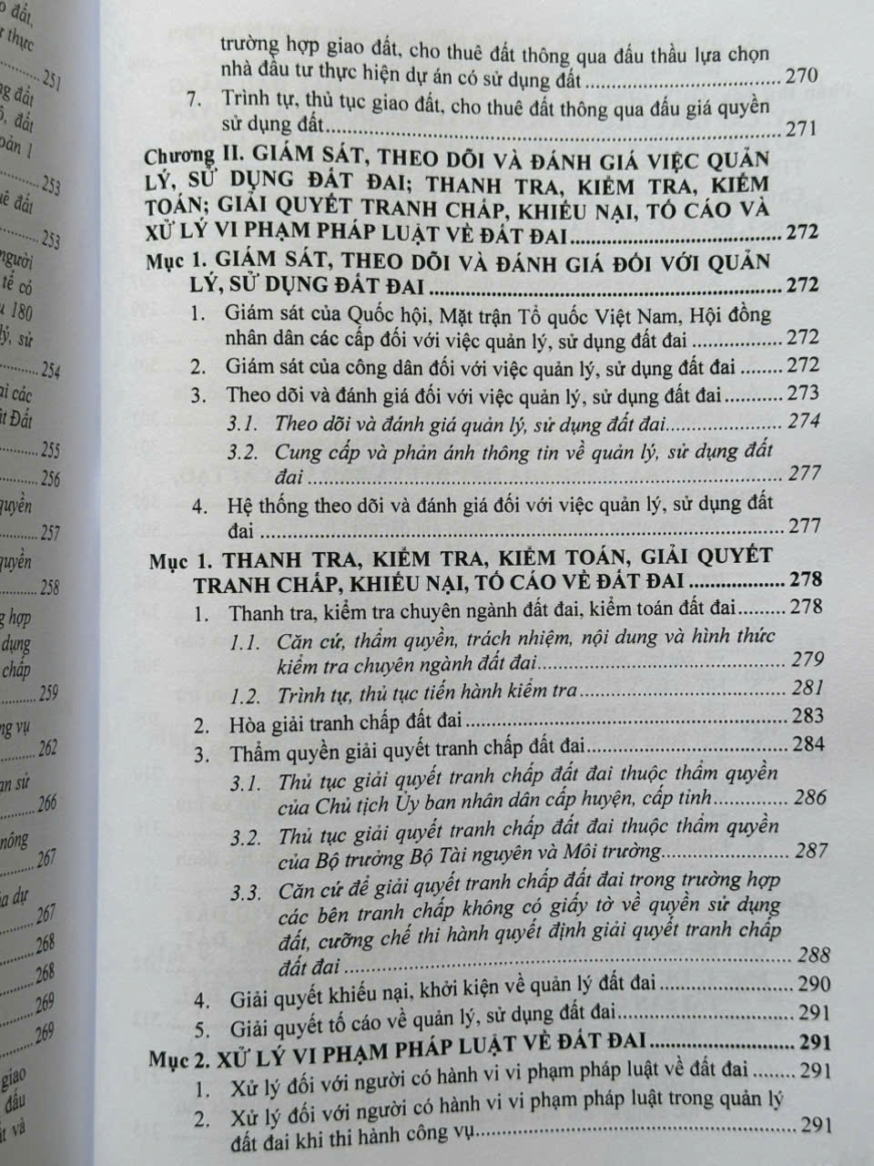 Sách Quy Định Chi Tiết Thi Hành Luật Đất Đai, Đăng Ký Đất Đai, Tài Sản Gắn Liền Với Đất, Cấp Giấy Chứng Nhận Quyền Sử Dụng Đất - V2521T