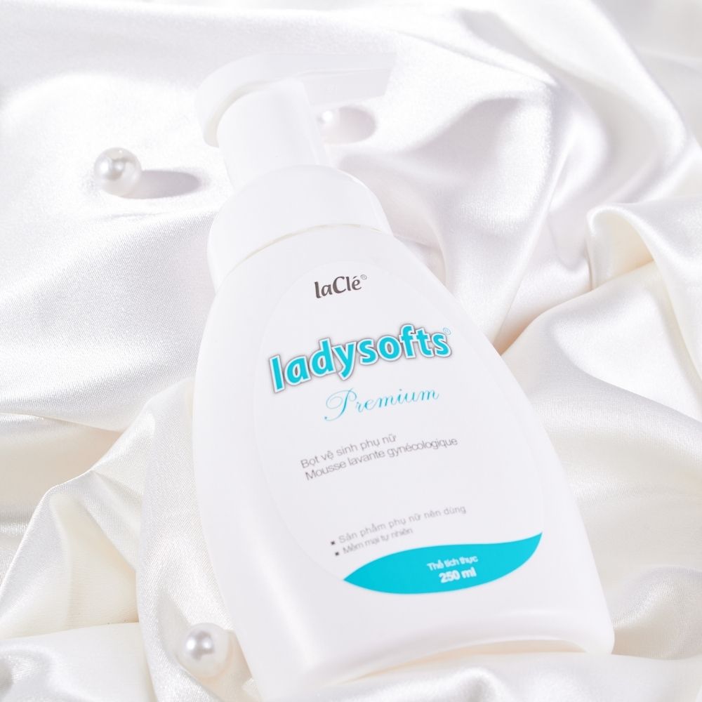 Bọt rửa phụ khoa phụ nữ Ladysofts Premium Laclé 250ml hỗ trợ dưỡng ẩm, làm sạch, cân bằng pH - Lady & Men Viet Nam