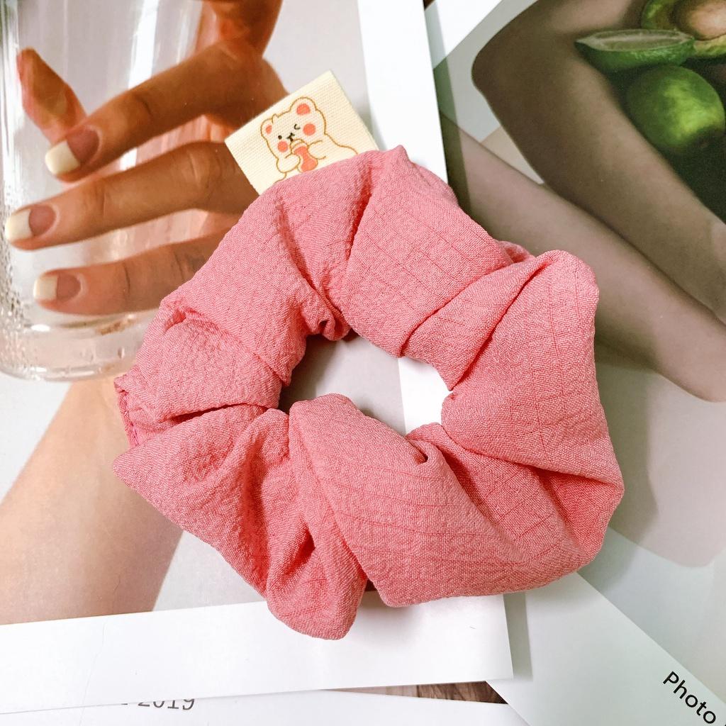 Scrunchies dây cột tóc vải xô đũi phồng có tag gấu xinh xắn nhiều màu dành cho bạn gái