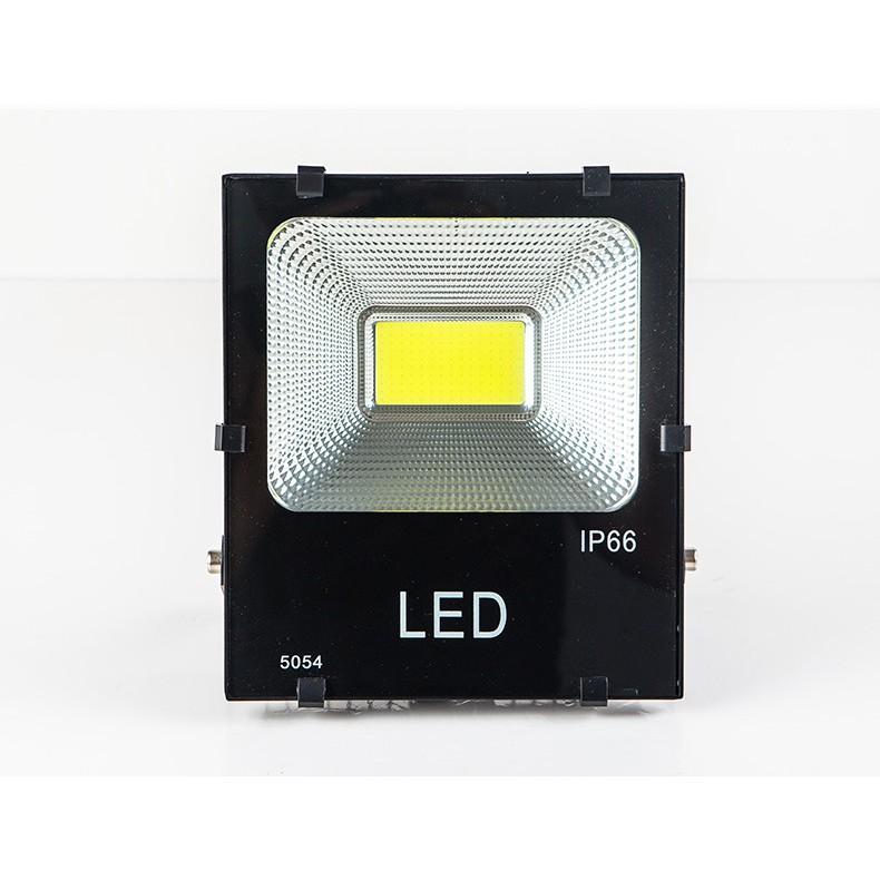 Đèn pha LED FELIOS tiết kiệm điện năng