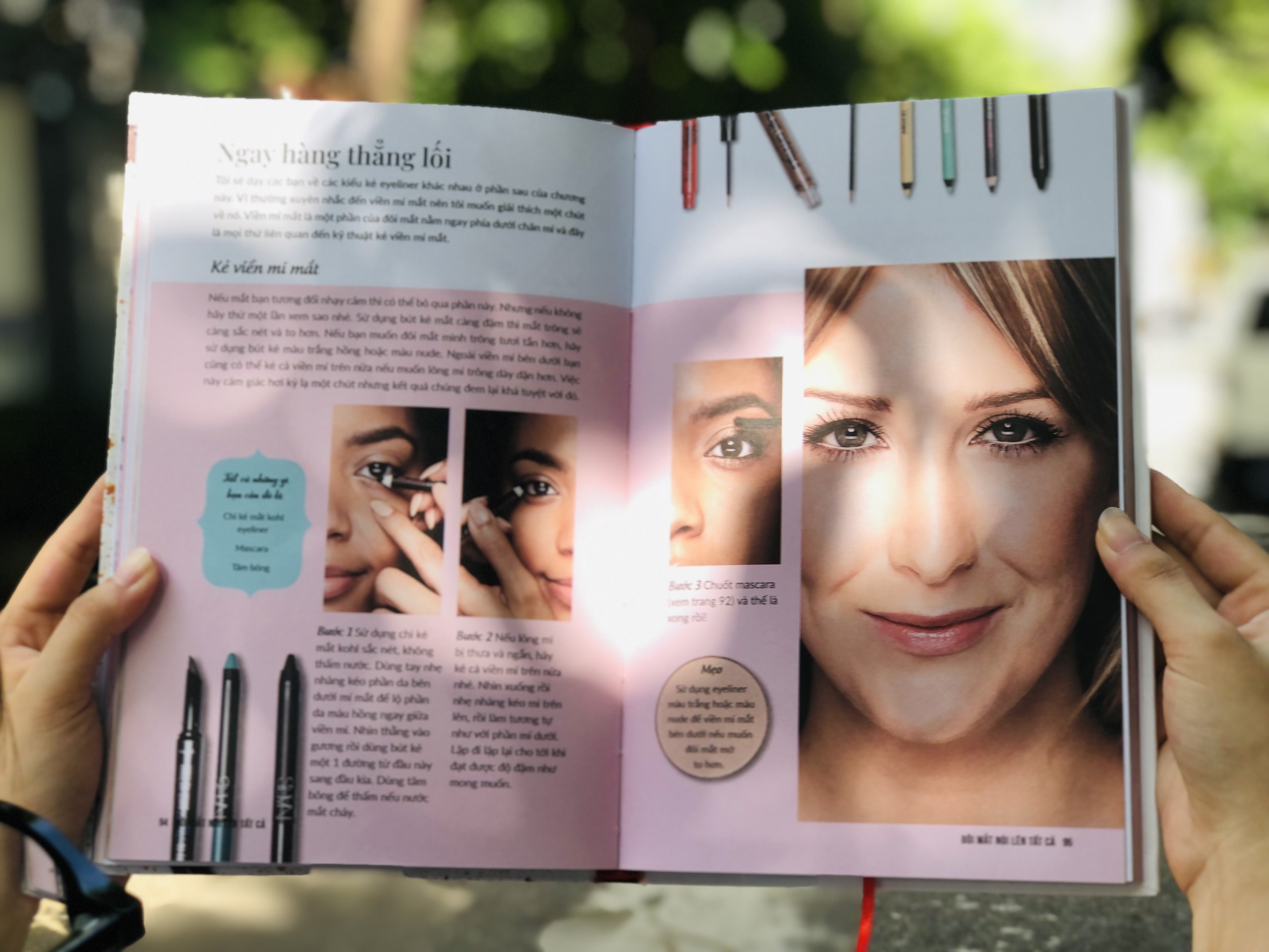 Sách - The makeup manual - Sách Trang điểm tự nhiên, Sách Make up, học cách trang điểm từ a-z - Á Châu Books