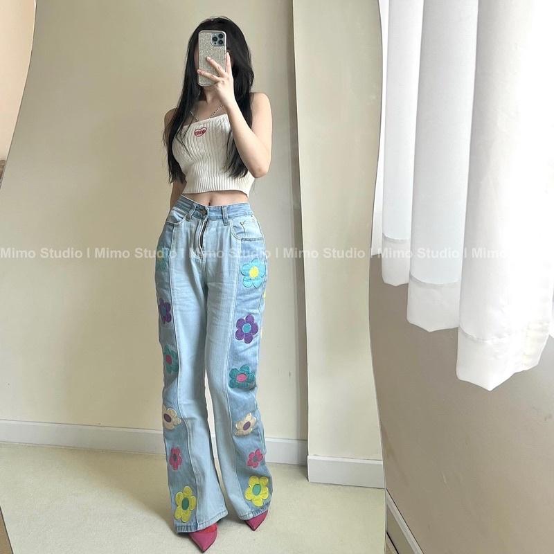 Áo len croptop phối chain - Quần jean thêu hoa ống loe