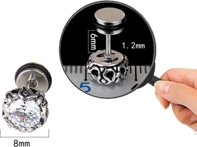 Bông Tai Nam Hoa Văn Đính Đá Chất Liệu Thép Titan Không Đen Không Dị Ứng TT 1695