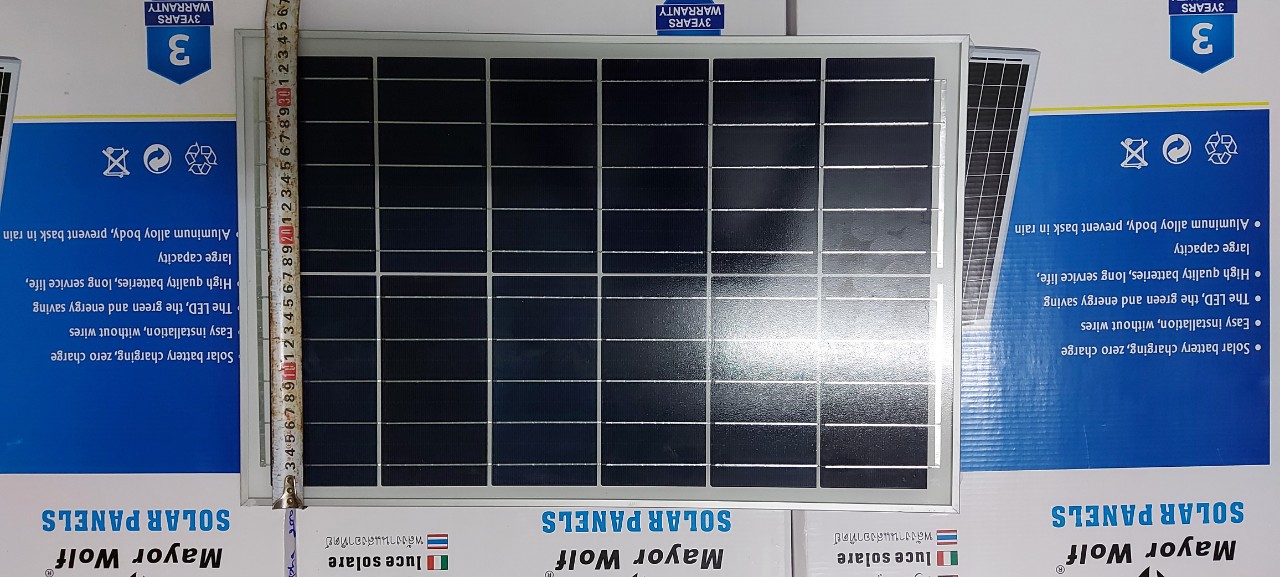 Đèn đường 200W Siêu Sáng-Tấm Pin 530x350x17mm2- Pin 35000MAH.