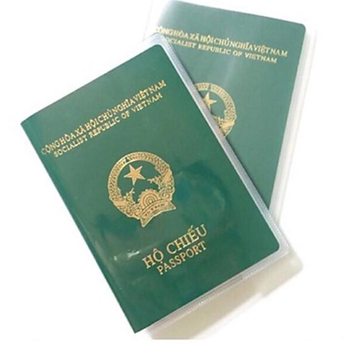 Vỏ Bọc Hộ Chiếu (Passport) Trong Suốt Có Khe Kẹp Vé Thẻ ATM Bền Bỉ Tiện Dụng