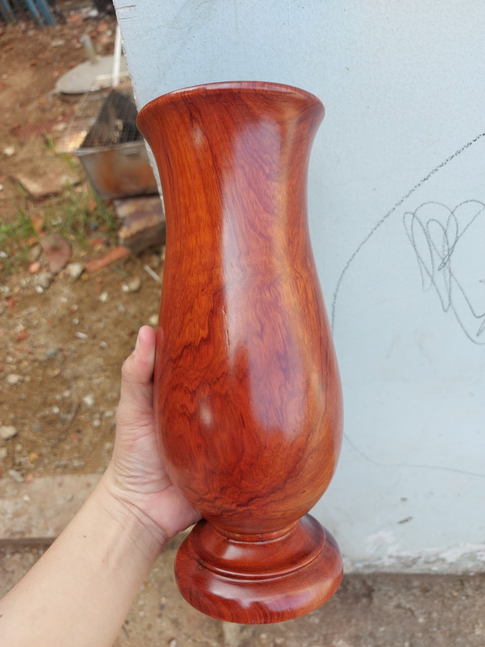 Lọ cắm hoa gỗ hương bày bàn thờ cao 22 cm