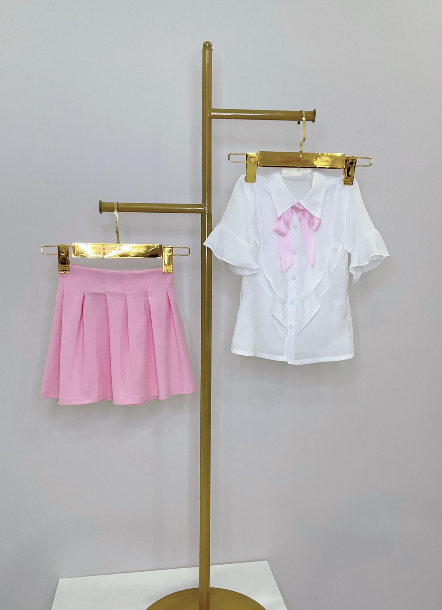 set áo sơ mi bèo trắng và chân váy hồng xinh xắn bé gái kiểu Hàn Quốc từ 4-8 tuổi Gloria kids