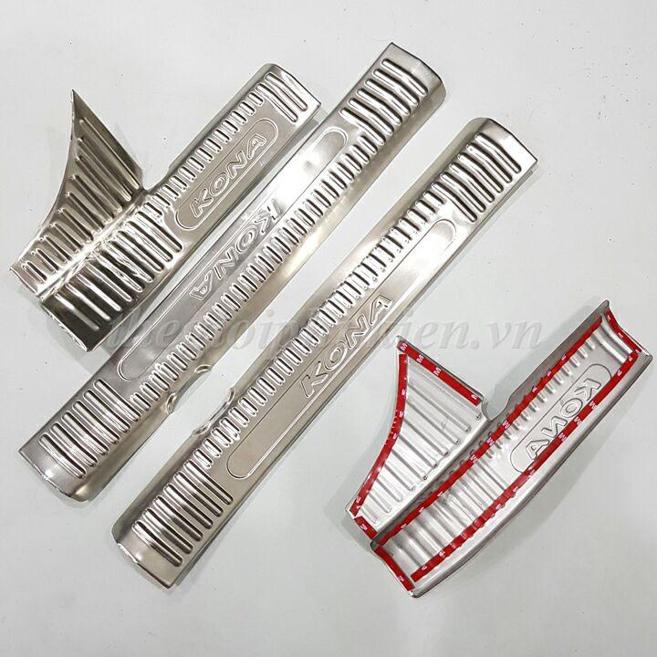 BỘ SẢN PHẨM Nẹp bước chân và ốp chống trầy cốp Hyundai Kona - Mẫu Inox