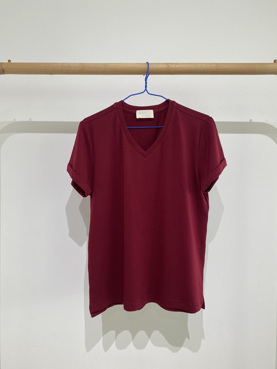 Áo phông trơn cổ tim tay gập unisex