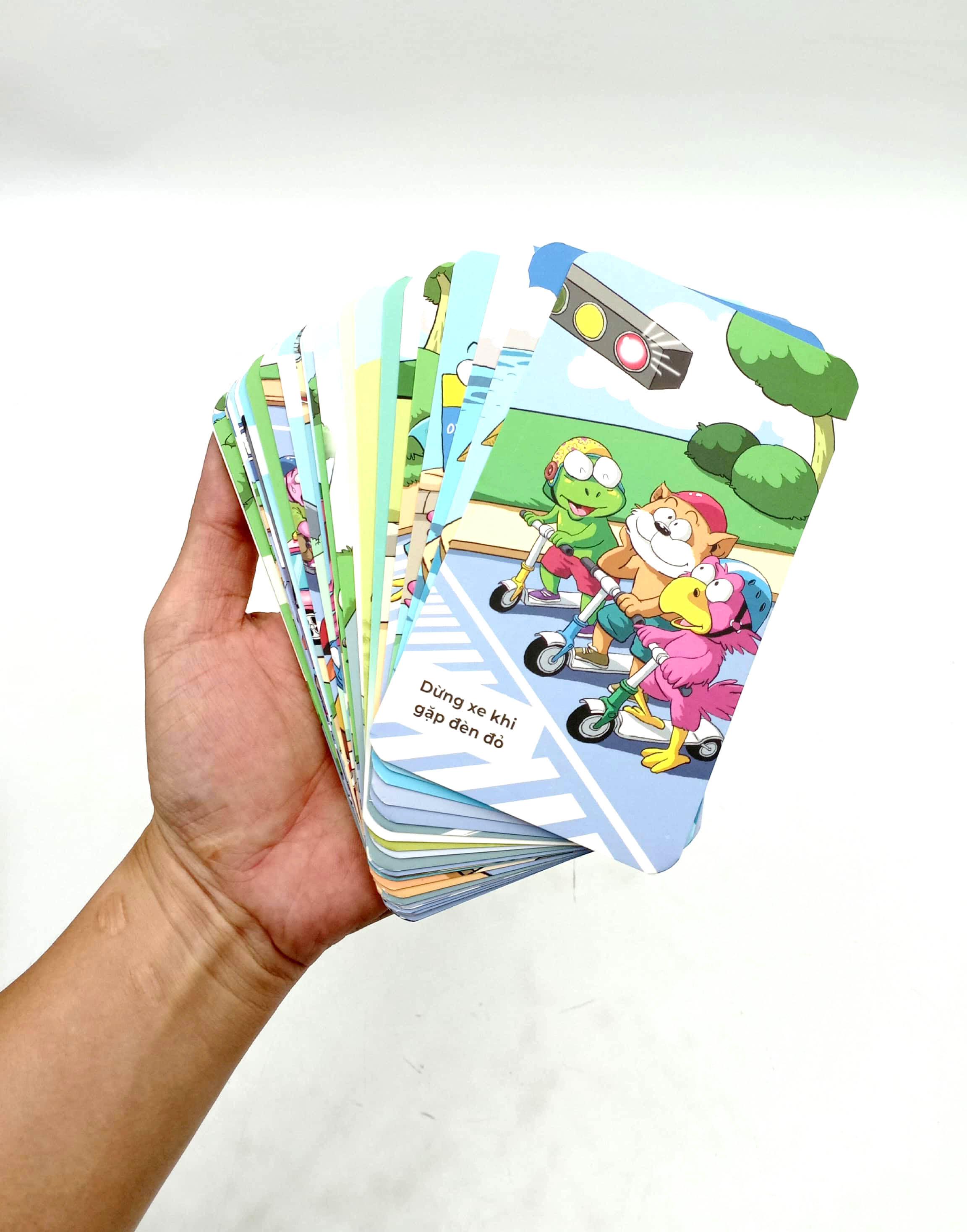 Sách - Hộp Thẻ Thông Minh: Tình Huống An Toàn Giao Thông